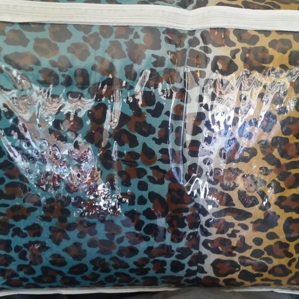 TWIN Size Comforter Set